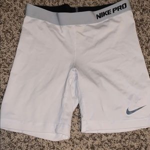 Nike pro 8”